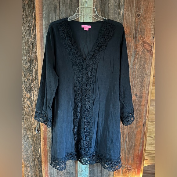 Isaac Mizrahi Tops - Black Lace Trim Tunic by Isaac Mizrahi size XL